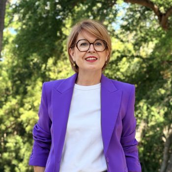 ANITA PRÉSIDENTEA l’initiative de cette aventure, elle a développé et ajusté l’offre Adjust RH. La chef d’orchestre par excellence, avec exigence mais bienveillance, elle pilote la team. Sa spécialité, l’audit social !